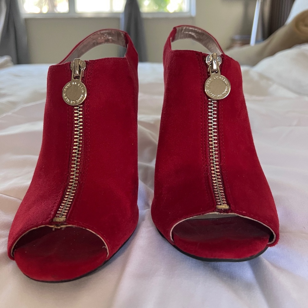 Anne Klein iflex heels, red with gold zipper